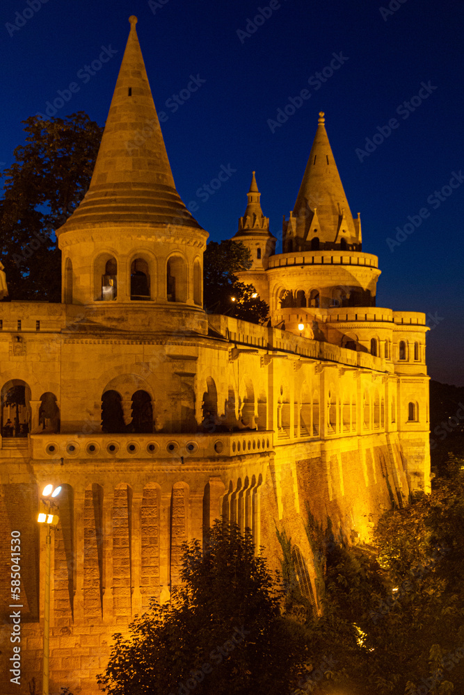 Fototapeta premium Evening view of Fisherman's Bastion at Buda castle in Budapest, Hungary