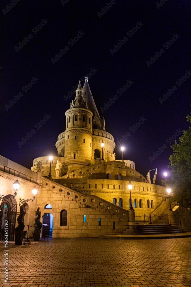 Fototapeta premium Evening view of Fisherman's Bastion at Buda castle in Budapest, Hungary