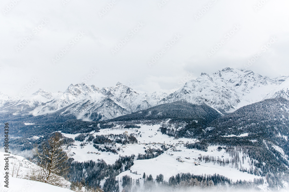 Winterlandschaft mit Bergen in Kirchberg in Tirol Winterlandschaft mit Bergen in Kirchberg in Tirol