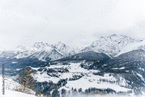 Winterlandschaft mit Bergen in Kirchberg in Tirol