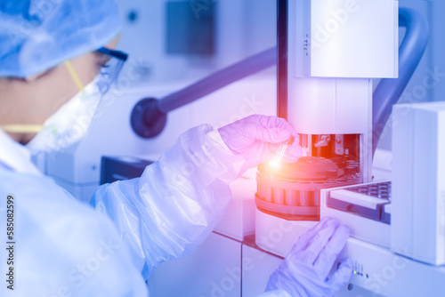 Female scientist working in the laboratory.