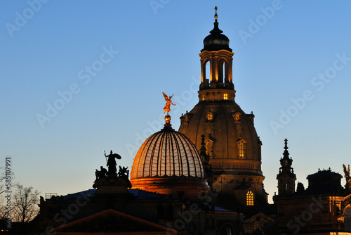 Frauenkirche und Kunsthalle im Lipsius-Bau in Dresden photo