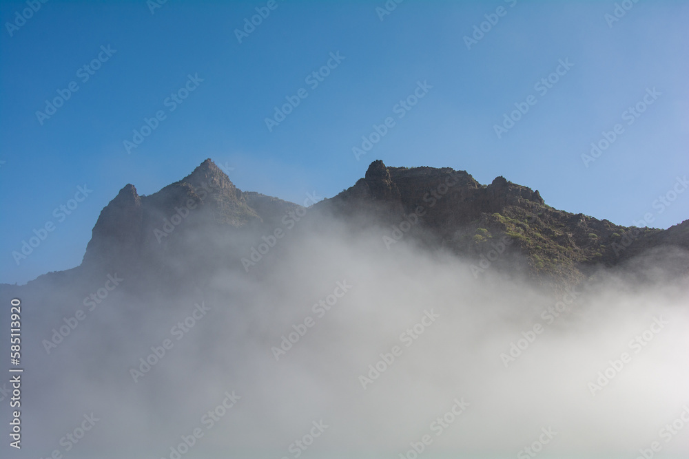 Fototapeta premium Low hanging clouds in the mountains on Tenerife in Spain