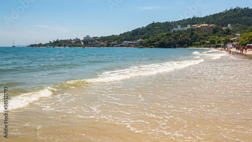 ondas da praia de jurere florianópolis santa catarina brasil jurerê internacional