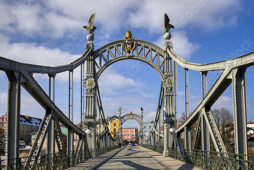 Obraz na płótnie Brücke zwischen Laufen und Oberndorf w salonie