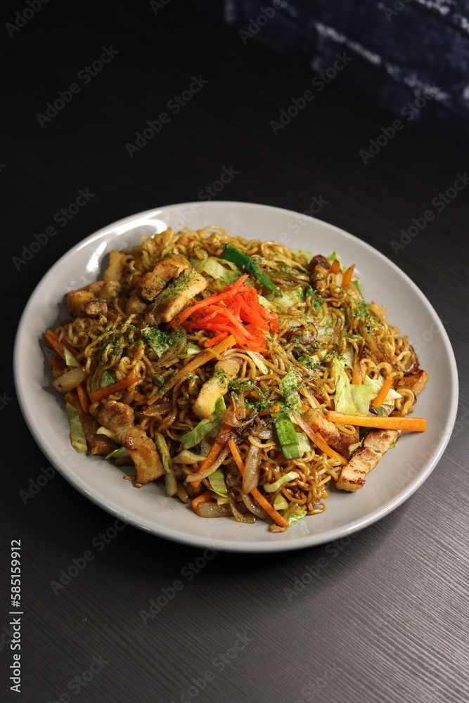 Japanese Yakisoba Instant Stir Fry Noodles with Cabbage, Pork Belly, Carrots, Ginger, Seaweed, Green Onions