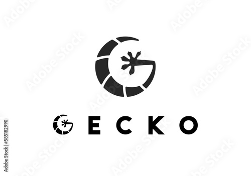 illustration vector  graphic logo design of circle black gecko leg  logo,circle gecko foot logo, simple vector