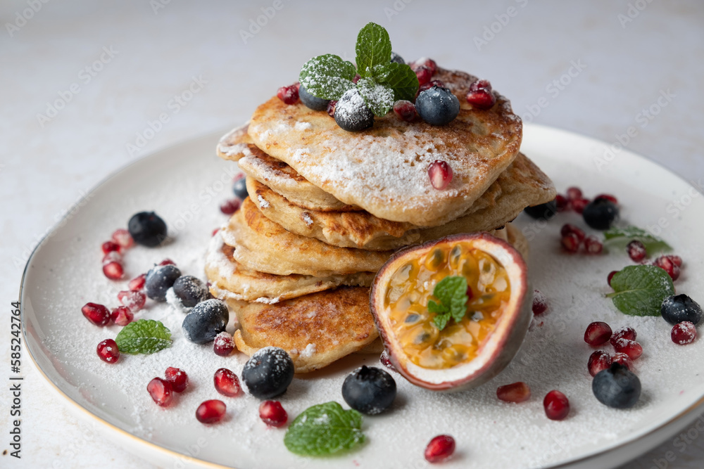pancakes with berries pancakes with berries