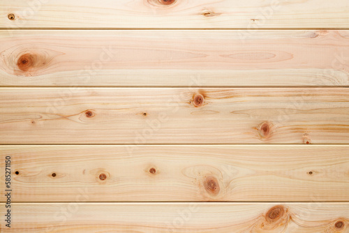 節のある檜の板