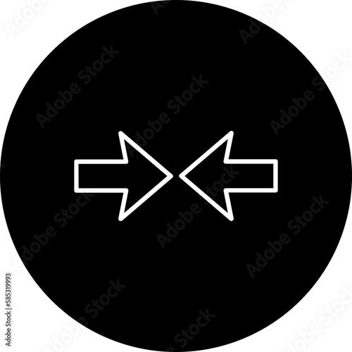 Opposite Arrows Line Inverted Icon