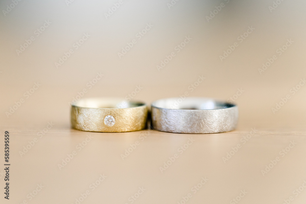 Eheringe in gold und silber mit Diamant Eheringe in gold und silber mit Diamant