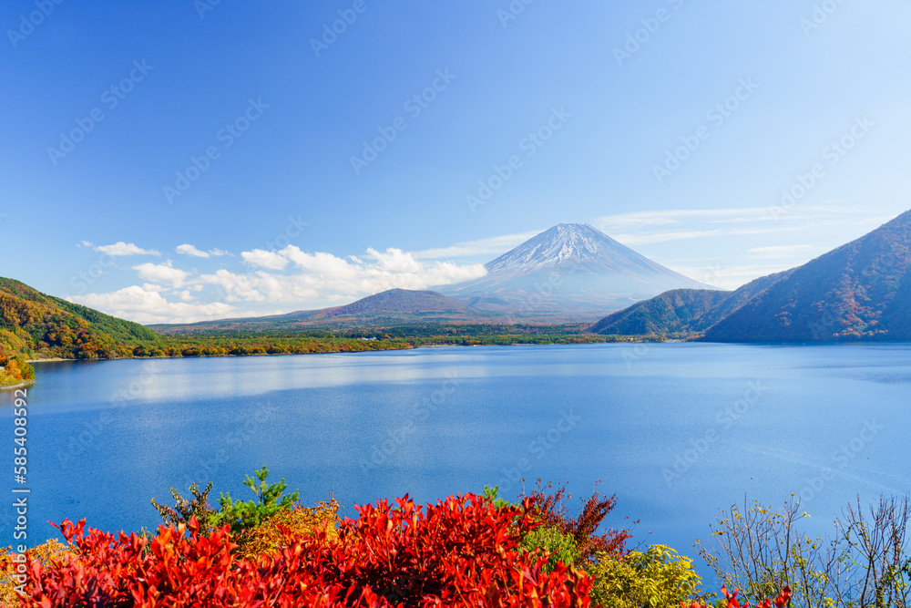山梨本栖湖_富士山と紅葉の絶景