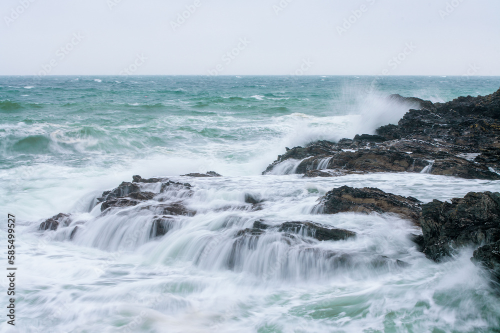 Crashing Waves on rocks