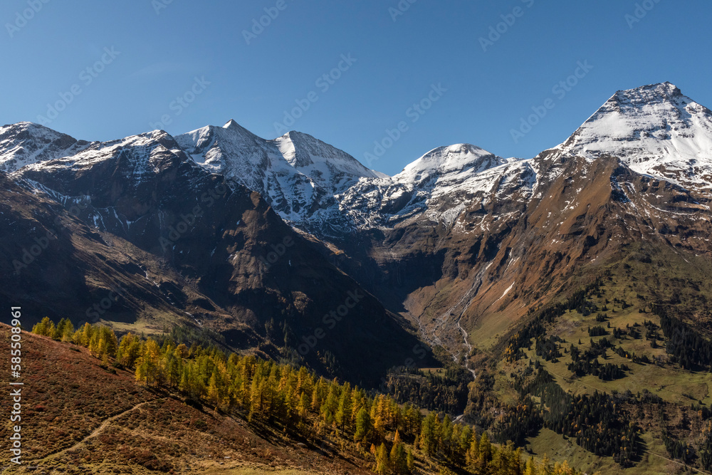 Fototapeta premium heiligenblut-glocknerhochalpenstr