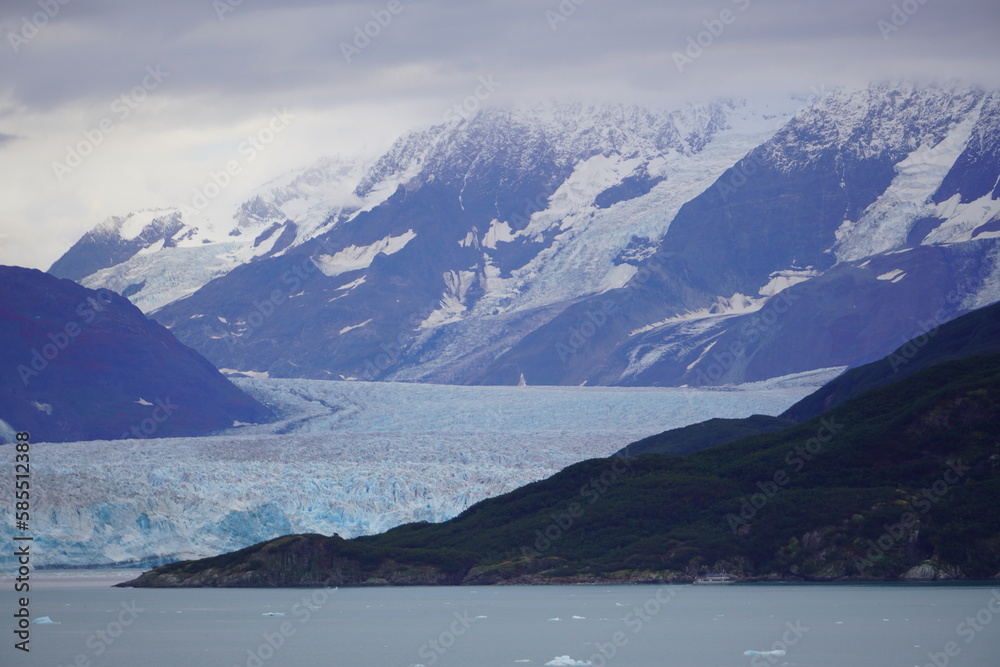 Alaska's Majestic Mountains and Glacier Landscape