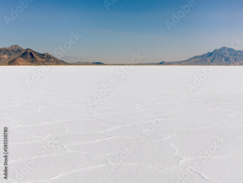 Bonneville-Salt-Flats-Utah-landscape