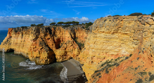 Die Felsalgarve bei Carvoeiro, Lagoa (Algarve, Portugal) photo