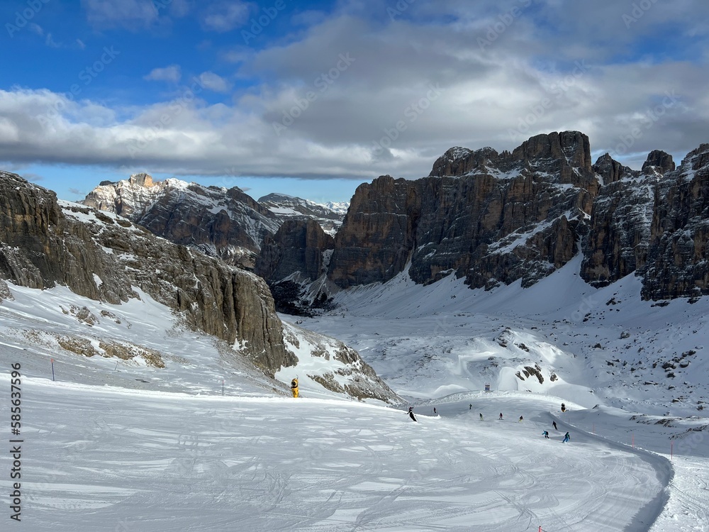 Obraz premium Hidden Valley Lagazoui Dolomiti Italian Alps