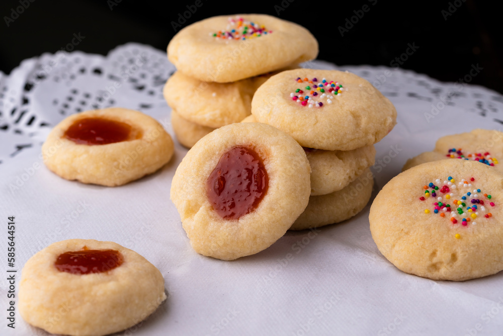 The polvoron or mantecado is a cake, generally small, made of flour. The polvoron or mantecado is a cake, generally small, made of flour.