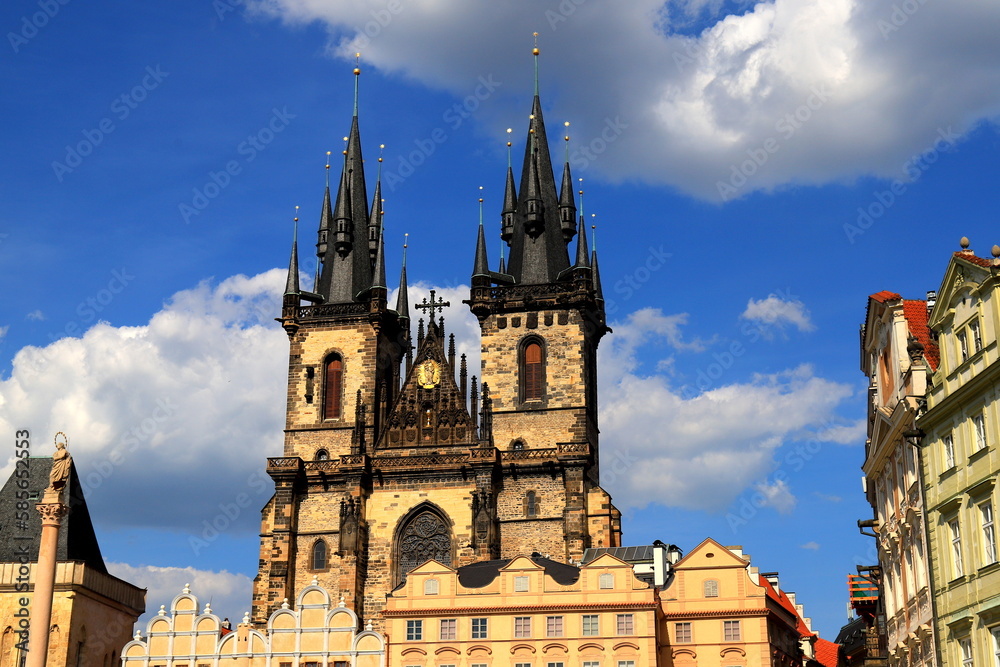 Fototapeta premium Gothic Church of Virgin Mary in front of Tyn, Tyn Church in Prague, on Old Town Square. Medieval architecture Prague, buildings, houses, churches