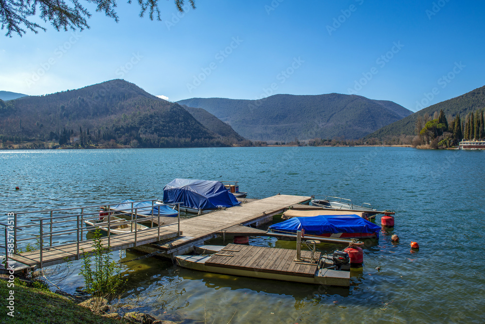 Le lac de Piediluco, en Italie
