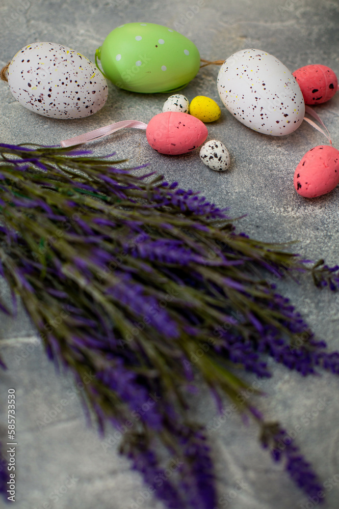 Obraz premium easter composition with eggs and lavender flowers 