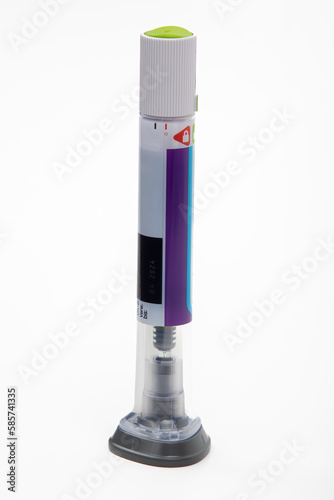 Seven-Day Dosis Pen of Dulaglutide for Type 2 Diabetes Treatment on White Background photo