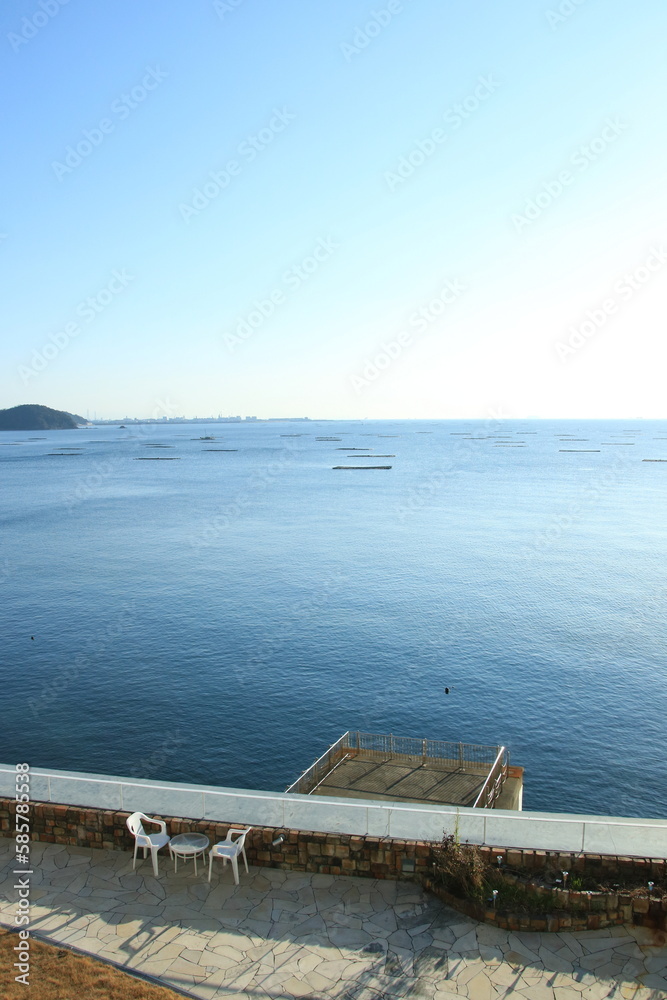 兵庫県たつの市御津町室津のホテルのテラスから見た朝の播磨灘