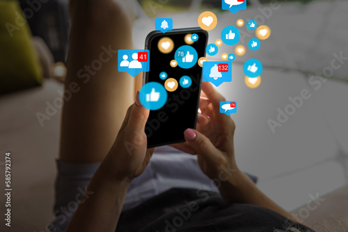 Phone virtual notifications social media