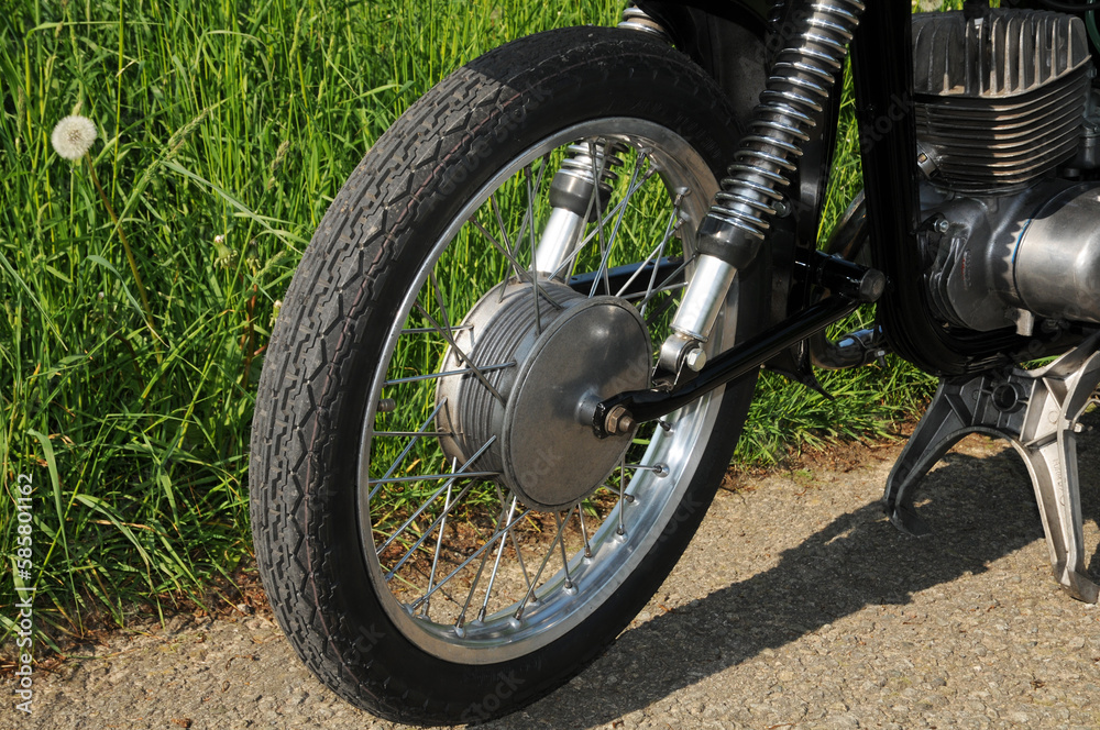 Obraz premium Vorderrad Motorrad MZ ES 150