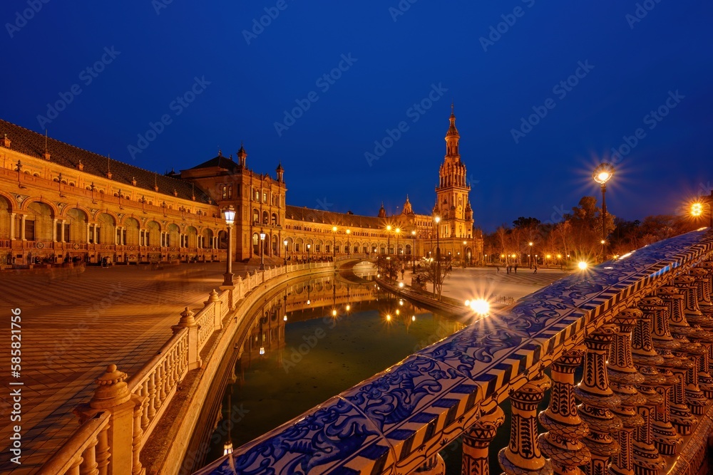 Fototapeta premium Plaza de Espana. Spanish square in the centre of old but magnificent Seville, Spain.