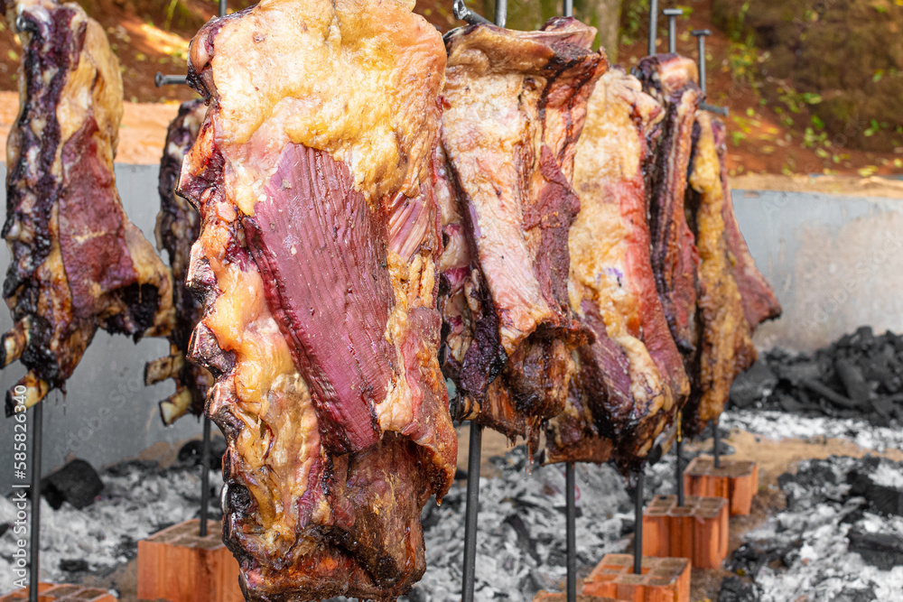 Churrasco bbq de costale assado no fogo de chão Stock Photo Adobe Stock