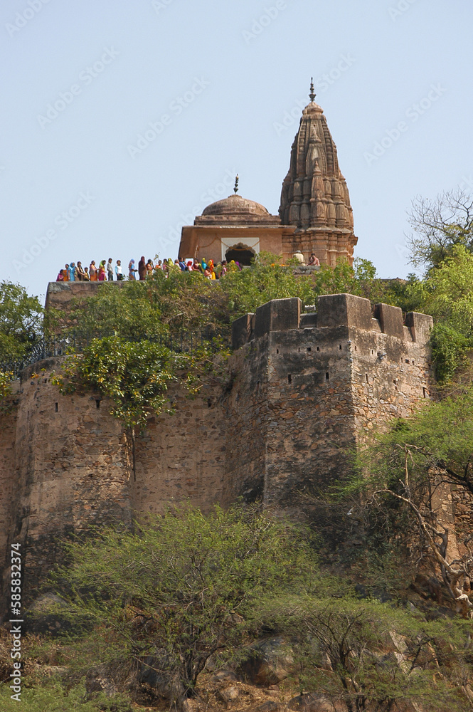 Muros exteriores del Moti Doongri Fort en la ciudad de Jaipur, Rajastán, India