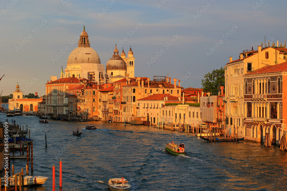 Sonnenuntergang am Canale Grande in Venedig