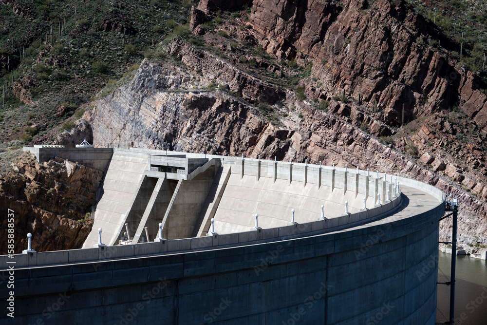 The beautiful Roosevelt dam in Arizona
