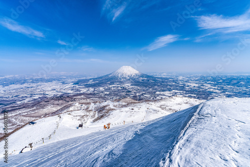 北海道　ニセコ　ニセコアンヌプリ　山頂　登山　羊蹄山　スキー　スノーボード　バックカントリー