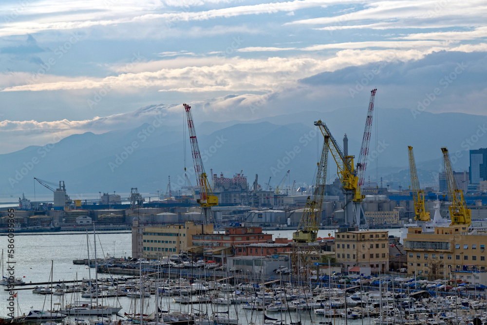Le port de Gênes en Italie Le port de Gênes en Italie
