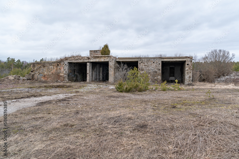 old abandoned farm house old abandoned farm house