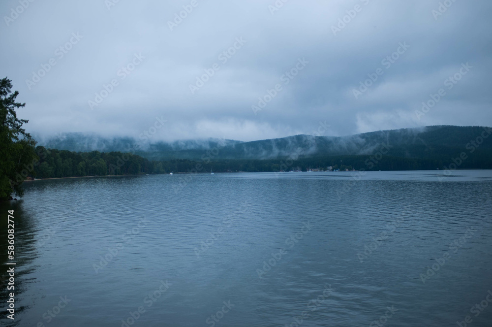 Fototapeta premium beautiful view of the misty mountains