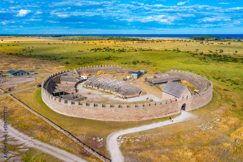 Fotografiet Panorama of Eketorp ring fortress in Sweden