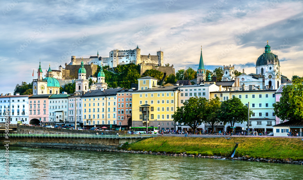 Fototapeta premium Skyline of Salzburg with Festung Hohensalzburg fortress. UNESCO world heritage in Austria