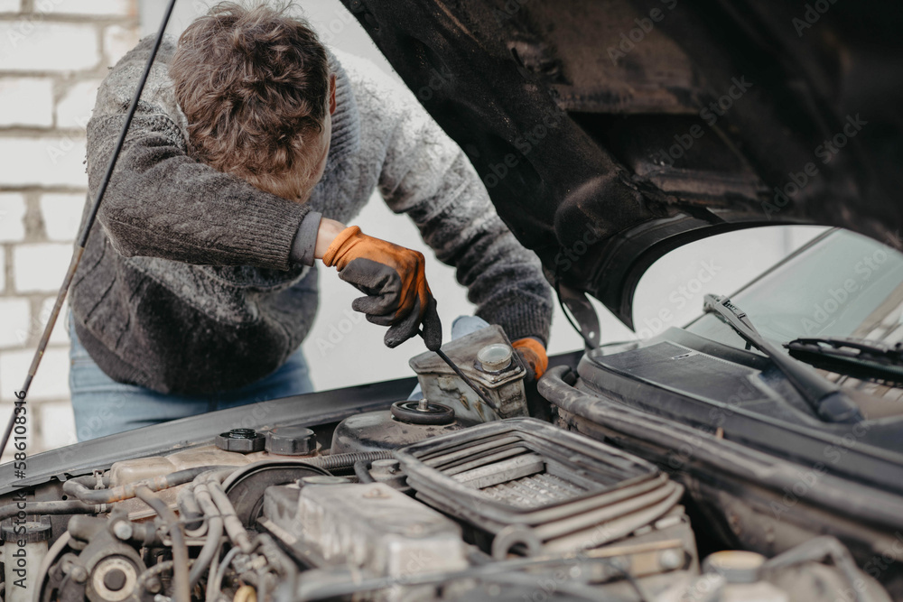 repair of the power steering of the expansion tank in the car. Stock