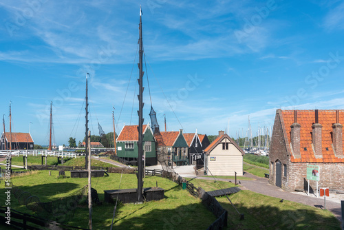 Wallpaper Mural Ensemble mit historischen Fischerhäusern im Zuiderzeemuseum in Enkhuizen. Provinz Nordholland in den Niederlanden Torontodigital.ca