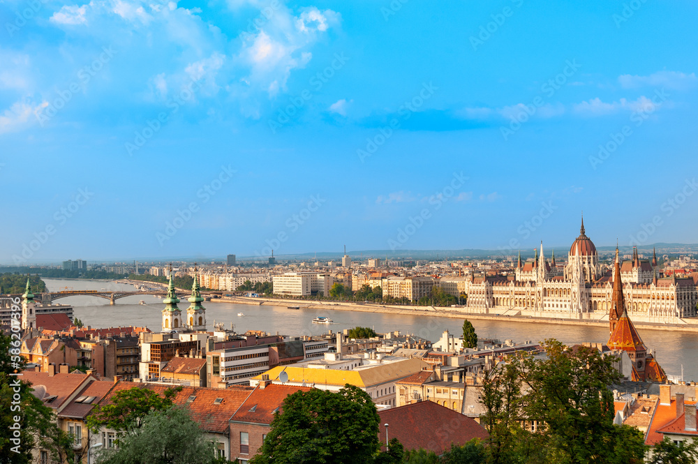 Fototapeta premium View of the river Danube and Hungarian Parliament Building, Budapest, Hungary