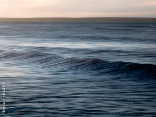 Paisagem do mar e ondas em movimento textura  © GLAUCIO