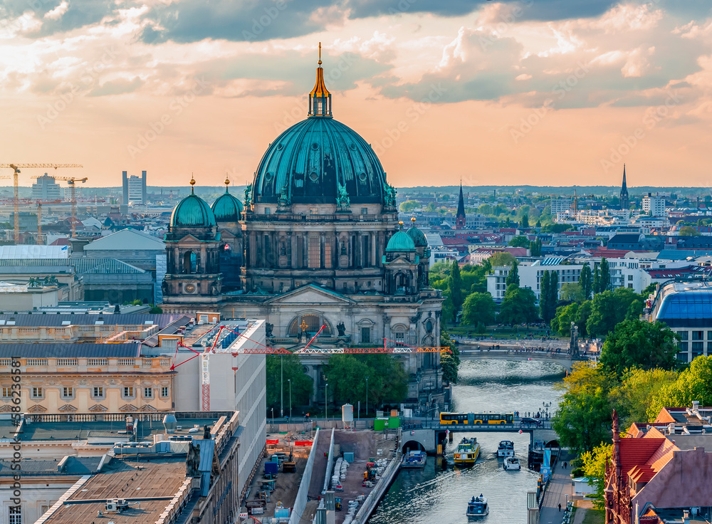 Fototapeta premium Berlin Cathedral (Berliner Dom) on Museum island and Spree river at sunset, Germany