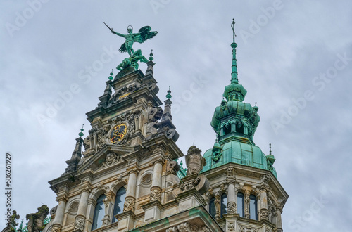 Detail des historischen Rathauses im Zentrum von Hamburg