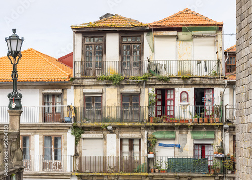Old residential buildings near the Porto Cathedral.