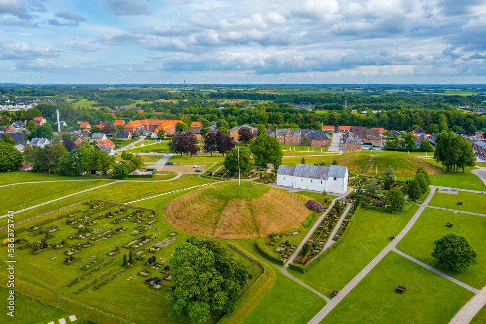 Ταπετσαρία Panorama view of Jelling burial mounds in Denmark