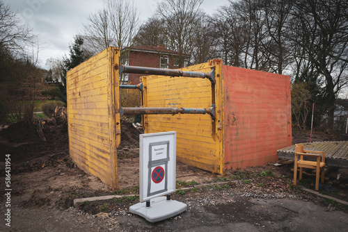 a shoring system for securing pits and shafts photo